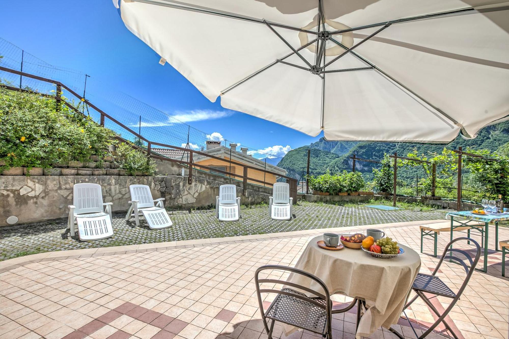 Il Giardino In Montagna Family Friendly- Happy Rentals Tenno Ngoại thất bức ảnh
